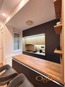 Stan u Petrovaradinu, 42m2, Namešten-Mogućnost kupovine garažnog mesta